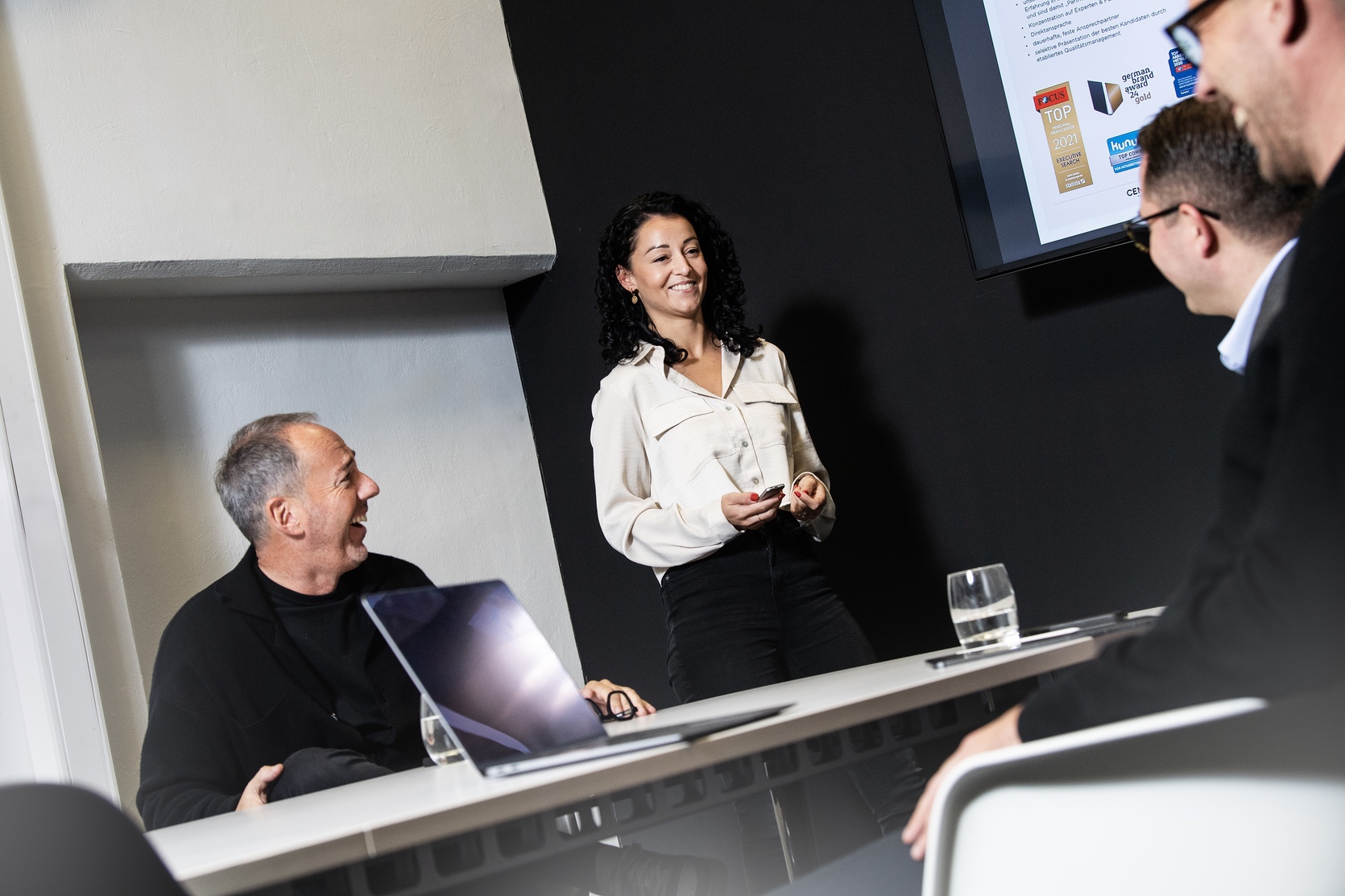Unternehmen Header Image